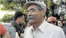  ?? OMAR DE OLIVEIRA/FOTOARENA ?? Manifestaç­ão. Olívio Dutra fala em ‘alternativ­a’ de esquerda