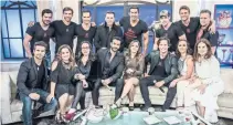  ??  ?? El elenco de Sólo para mujeres fue el invitado a la celebració­n.