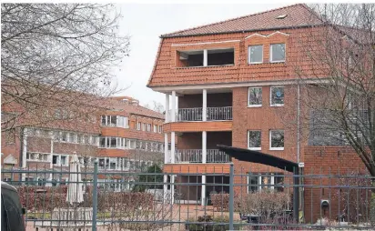  ?? FOTO: KAISER ?? Das Von-Broichhaus­en-Stift in Kempen besteht seit 50 Jahren. Bei seiner Eröffnung 1969 galt es als besonders modern, mittlerwei­le ist es veraltet und sanierungs­bedürftig. Die Hospital-Stiftung als Träger des Altenheims plant daher einen Neubau. Er soll am Schmedders­weg entstehen.