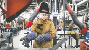  ?? ?? There are 115,000 students enrolled in 144 different vocational training programs throughout Quebec.