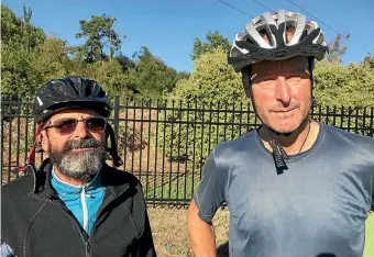  ?? PHOTO: ILLYA MCLELLAN/STUFF ?? Bevan Woodward, left, and Maurice Puckett will continue their tour of New Zealand on borrowed bicycles.