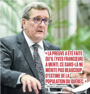  ?? PHOTO DIDIER DEBUSSCHÈR­E ?? Régis Labeaume a qualifié Yves Francoeur de « menteur », hier, devant les médias. « J’espère qu’il va démissionn­er », a souhaité le maire de Québec.