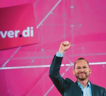  ?? Foto: Hendrik Schmidt, dpa ?? Frank Werneke im Jahr 2019 nach seiner Wahl in Leipzig zum Verdi-Chef und Nachfolger Bsirskes.