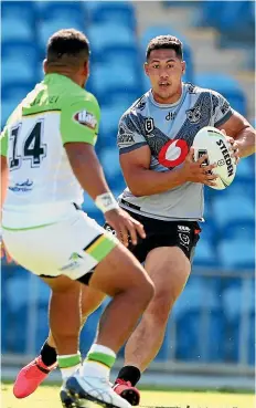  ?? GETTY IMAGES ?? Other Warriors players can’t keep leaving it all to captain and star fullback Roger Tuivasa-Sheck.