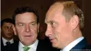  ?? ?? Gerhard Schröder y Vladimir Putin.