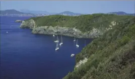  ?? (Photo PNPC/C. Gérardin) ?? À la calanque du Blé (presqu’île de Giens), un projet d’identifica­tion d’espèces de chauve-souris sera mené en .