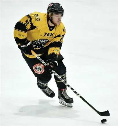  ?? Geoff White ?? ● Matty Barlow in action for YKK Widnes Wild