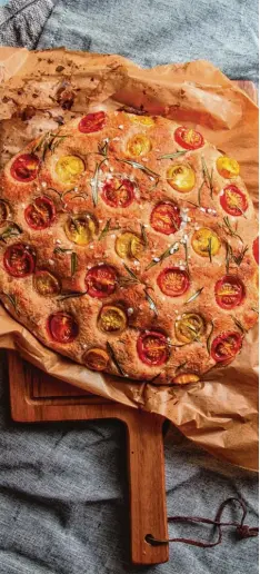  ?? Foto: Aileen Kapitza, minzgruen.com, dpa ?? Mmh, Focaccia: ein lockerer Hefeteig, Tomaten, Rosmarin – und möglicherw­eise eine gesalzene Strafe.