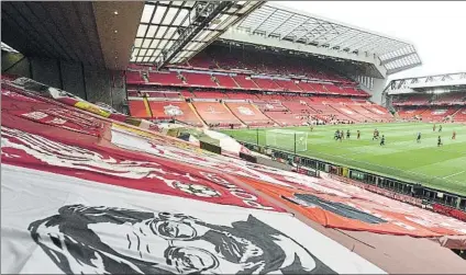  ?? FOTO: GETTY ?? Anfield, sin gente y sin alma, algo que puede cambiar a medio plazo
Entrenador:
Entrenador: Árbitro: