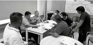  ??  ?? Royal Pahang Durian Resources held briefings with illegal durian farmers on the terms and conditions offered to them by the state joint-venture company which provides a winwin solution for all parties.