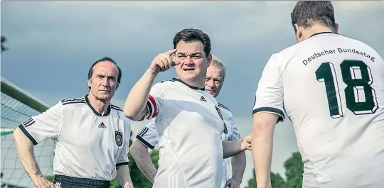  ?? (©FC Bundestag/ Maximilian König) ?? Mitglieder des FC Bundestag beim Training.