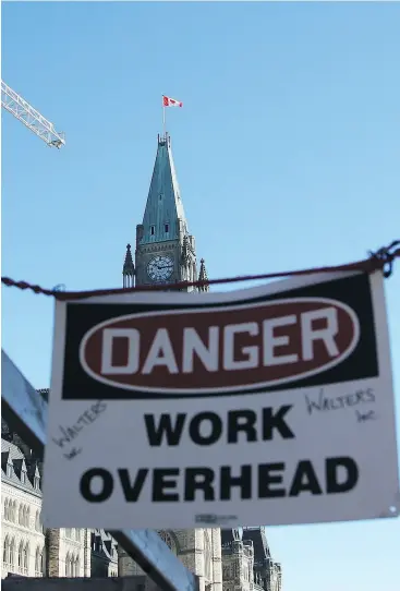  ?? JEAN LEVAC / POSTMEDIA NEWS FILES ?? Major renovation­s of Parliament’s Centre Block may end up being delayed.