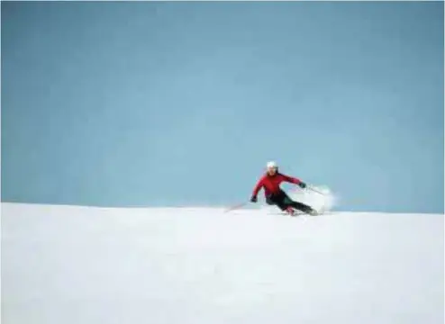  ?? GRANDVALIR­A RESORTS ?? Un esquiador a les pistes de Grandvalir­a Resorts.