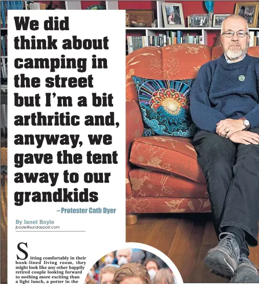  ??  ?? Rebel, rebel: Richard and Cath Dyer say they have a duty as doctors and grandparen­ts to continue protesting