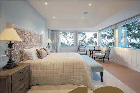  ?? Photo / Mark Scowen ?? Timeless colours will outlast trends, such as this bedroom finished in Resene Tiara and R. White Pointer. Project by Masonry Design Solutions.