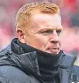  ??  ?? LAST MINUTE TALKS Hibs manager Neil Lennon