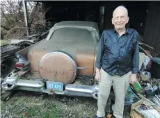  ?? PHOTOS: ALYN EDWARDS ?? Abbotsford’s Ed Thiessen displays the Pontiac convertibl­e he bought from General Motors in Oshawa 60 years ago.