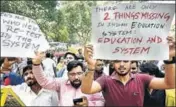  ?? ANUSHREE FADNAVIS/HT ?? ■ Students protest against the leak of CBSE exam papers in New Delhi on Thursday.