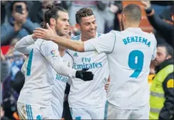  ??  ?? FELICES LOS TRES. Bale, Cristiano y Benzema: la ‘bbC’ entera marcó.