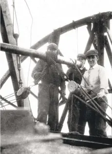  ?? GETTYIMAGE­S FILE PHOTO ?? A group of iron workers atop the Chrysler Building during its constructi­on in 1929.