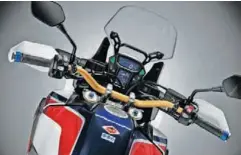  ??  ?? Esta nueva versión de la legendaria Africa Twin incorpora el control de tracción con sistema HSTC (Honda Selectable Torque Control) que ofrece cuatro niveles de uso: 1,2, 3 y Off.