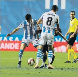  ?? FOTO: UNCITI ?? Igor Zubeldia recupera un esférico en el encuentro ante el Rayo Vallecano