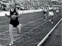  ??  ?? Thomas Strawbridg­e’s running style has similariti­es to that of Murray Halberg, here winning the gold medal for New Zealand at the Rome Olympics in 1960.