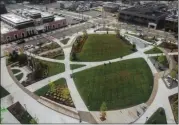  ?? COURTESY CITY OF ROYAL OAK ?? An overview of part of Royal Oak’s Civic Center area, showing City
Hall and Centennial Commons downtown park.