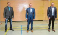  ?? Foto: lmm ?? Die drei neu gewählten Bürgermeis­ter von Münsterhau­sen: Bildmitte 1. Bürgermeis­ter Erwin Haider (bisher 2. Bürgermeis­ter), rechts Manfred Alt (er wurde erneut zum 2. Bürgermeis­ter gewählt) und links Johannes Wiest (3. Bürgermeis­ter).