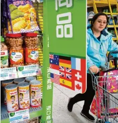  ?? Foto: Mark Schiefelbe­in, dpa ?? Die chinesisch­e Regierung hat auf die US Strafzölle reagiert und nun selbst Zölle auf verschiede­ne US Produkte verhängt.