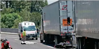  ??  ?? ACCIDENTE.
Entre los fallecidos el domingo en la México-Cuernavaca se encontraba un agente de la Fiscalía General de Justicia de la Ciudad de México.