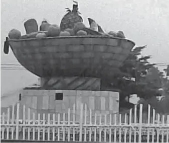  ??  ?? The food basket roundabout, Makurdi