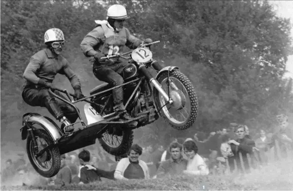  ??  ?? 1. Guy Bongiovann­i dans les années 60 avec sa Matchless 500 side-car cross. 3. Dans les années 90, il roule en championna­t d’Europe de vitesse. 2. Guy et Christian Bourgeois et la Yamaha TZ 700.
4. Mécanicien de Michel Garnier, testeur chez Michelin.
5. L’étonnant basset à moteur MV Agusta 750 sur le circuit de Lure en 1978.