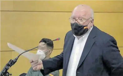  ?? EFE ?? El excomisari­o José Villarejo, durante su declaració­n, en una captura de vídeo de la señal institucio­nal del TSJ.