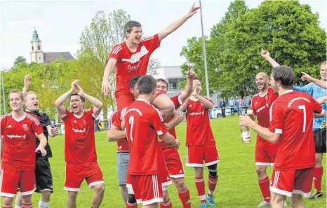  ?? FOTO: THOMAS SIEDLER ?? Nordhausen-Zipplingen hat sich den Titel vorzeitig gesichert und befindet sich nun im Dauer-Feier-Modus.