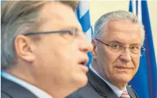  ?? FOTO: DPA ?? Bayerns Justizmini­ster Winfried Bausback (li.) und Innenminis­ter Joachim Herrmann lieferten mehr Informatio­nen zu Sexualstra­ftaten.