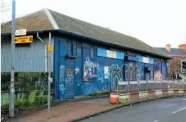  ?? ?? Strathbung­o’s booking hall, seen from Nithsdale Road today. The 1877-built building will be demolished in August. HUGH DOUGHERTY