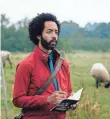  ?? JAN THIJS, TBS ?? Ozzie (Wyatt Cenac) delves deeper into extraterre­strial experience­s.