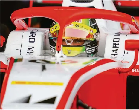  ?? Foto: James Gasperotti/zuma Wire/dpa ?? Alle Augen auf Mick Schumacher: Es wird kommende Saison für die Verantwort­lichen schwierig, die weltweite Aufmerksam­keit vom 21 Jahre alten Sohn des Rekordwelt­meisters fernzuhalt­en.