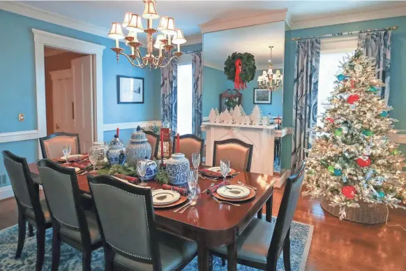  ?? MICHAEL CLEVENGER PHOTOS/COURIER JOURNAL ?? The dining room at Chestnut Hall in Prospect was designed by Libby Helgeson Design.