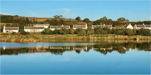  ?? PHOTOS: BRIAN BERKMAN ?? The recently built Fynbos Cottages have the benefit of being located some distance away from the central hub of Babylonsto­ren.