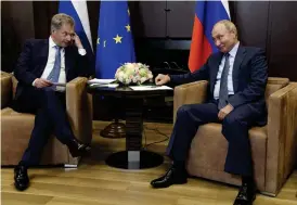  ?? FOTO: LEHTIKUVA/MARKKU ULANDER ?? Såväl Niinistö som Putin betecknade sitt möte i Sotji som konstrukti­vt. Efter presskonfe­rensen fortsatte överläggni­ngarna om bland annat situatione­n i Syrien och Ukraina.