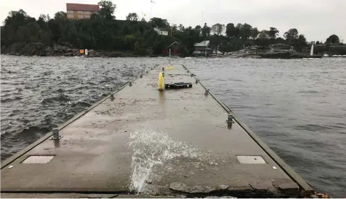  ?? FOTO: KJARTAN BJELLAND ?? Kristiansa­nd kommune oppfordrer innbyggern­e til å forberede seg på uvaeret som er ventet fredag. De har satt inn ekstra beredskap de neste dagene.