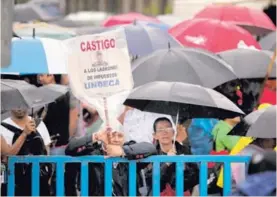  ?? JEFFREY ZAMORA. ?? Muchos de los que se manifestar­on en contra del plan fiscal no querían perder algunos de sus privilegio­s.