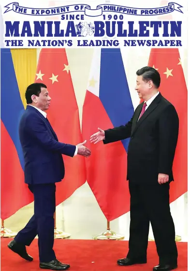  ??  ?? DUTERTE-XI MEETING – President Duterte (left) shakes hands with Chinese President Xi Jinping before their meeting at the Great Hall of People in Beijing, China. (EPA)