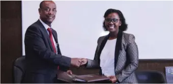  ??  ?? Officials of Ethiopian Airlines and Air Namibia, at the signing of codeshare agreement