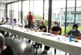  ??  ?? Daniel Guigue, Frédéric Baldy, Ludo Féraud, Françoise Faubert, Gérard Mazet, Alain San Juan, Benoît Bousquet, Anil Akerkar et Thérèse Droui au bureau