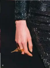  ??  ?? 8 8. Bague Balenciaga, automnehiv­er 2019-2020.