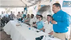  ??  ?? Hasta la fecha se han liberado casi medio millón de tortuguita­s como resultado de este programa.