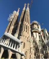  ??  ?? Barcelone : la Sagrada Familia.